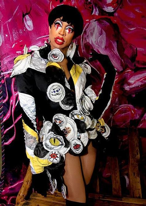 Yvie Oddly – Age, Bio, Personal Life, Family & Stats.
